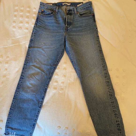 LEVI WEDGIE FIT BLUE JEANS - Picture 2 of 5